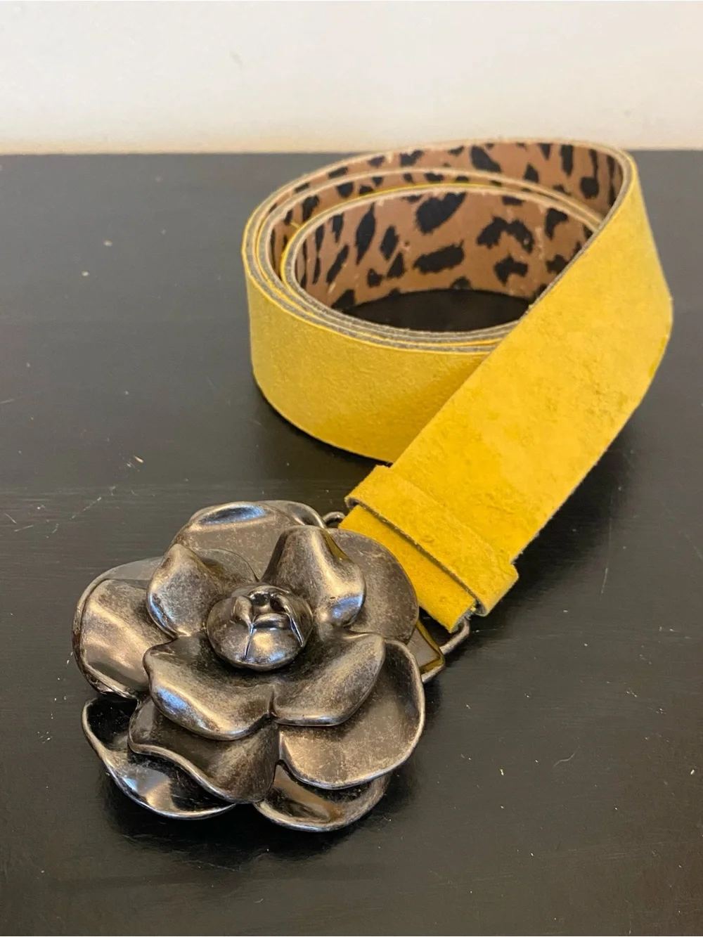 Betsey Johnson Pewter Camellia Flower Belt Buckle Yellow Womens XL BBP1151 - Picture 1 of 7